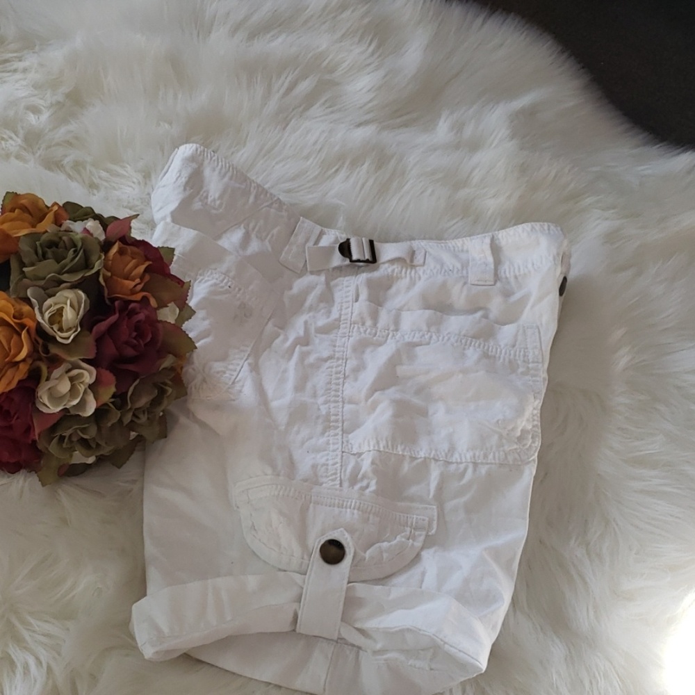 Shorts - Picture 2 of 3